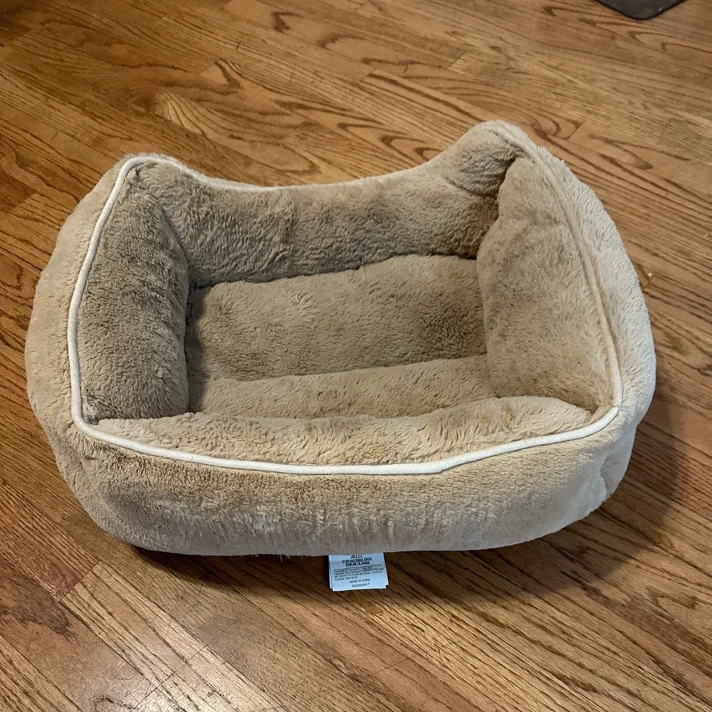 Small pet bed